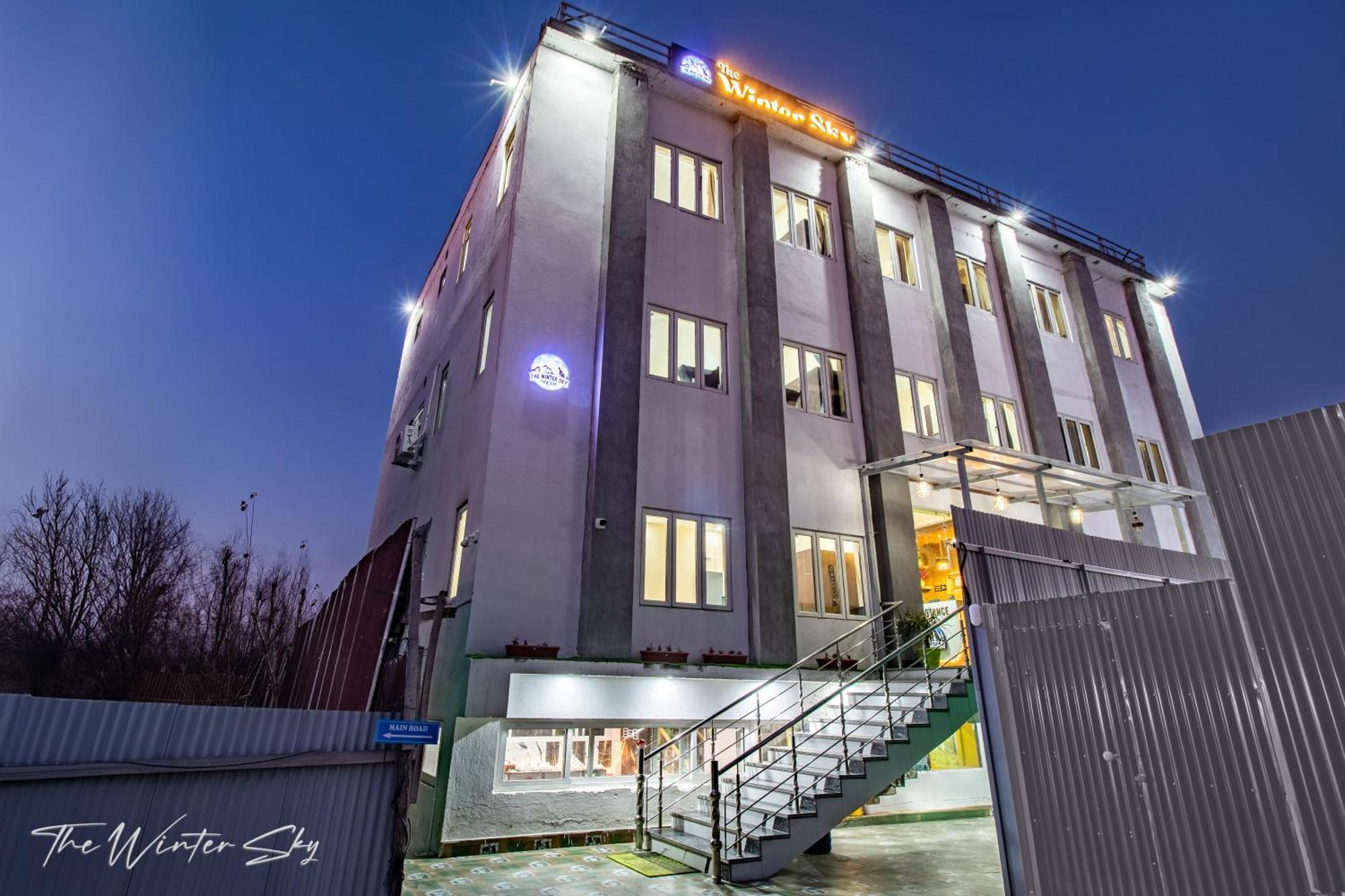 Hotel The Winter Sky Srīnagar Zewnętrze zdjęcie