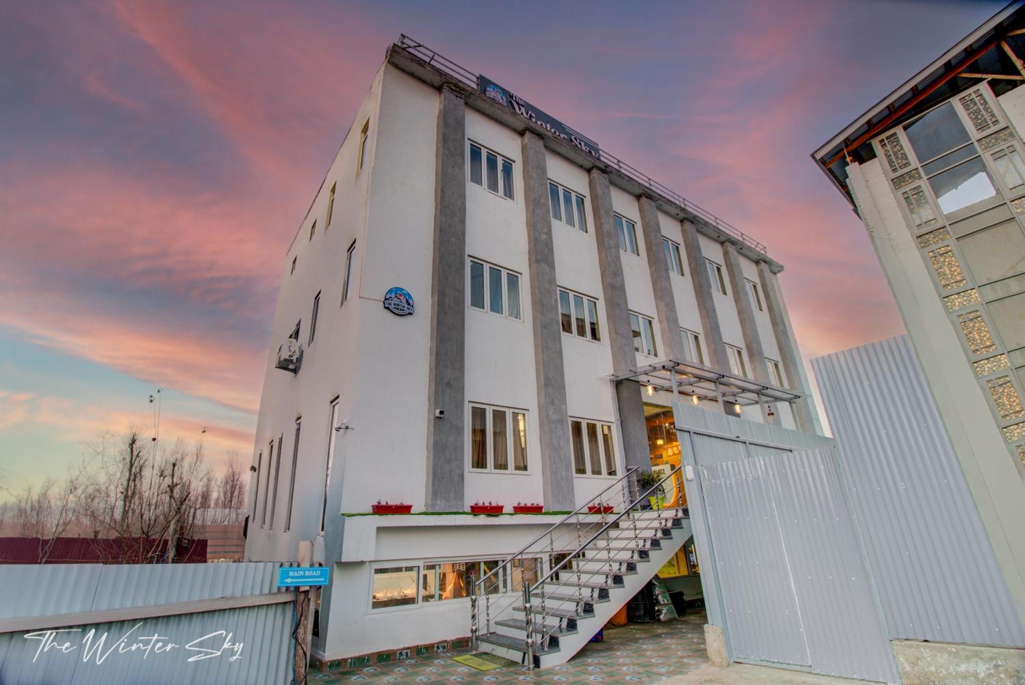 Hotel The Winter Sky Srīnagar Zewnętrze zdjęcie